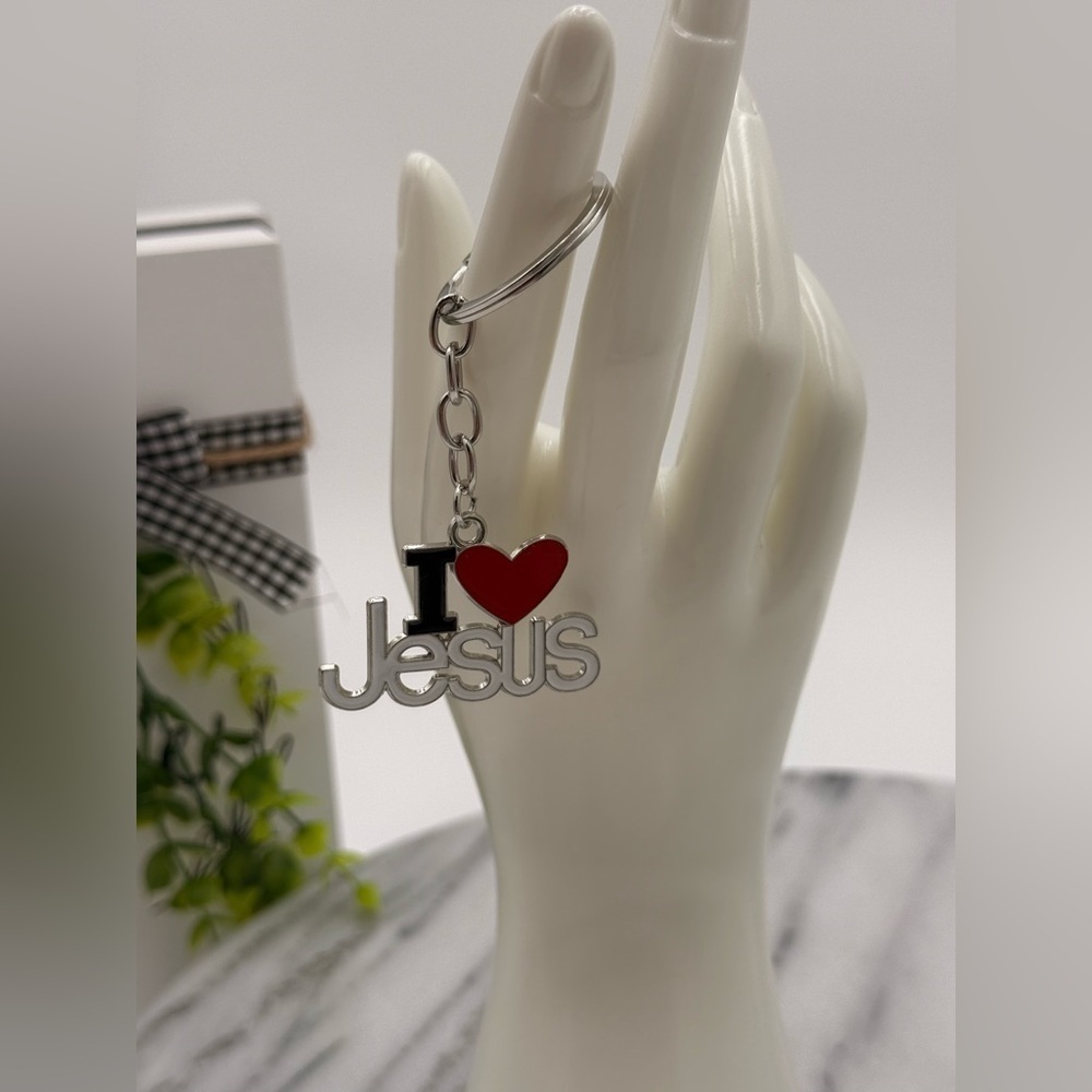 NWOT I Heart ❤️ Jesus Silver Keychain or Bag Charm